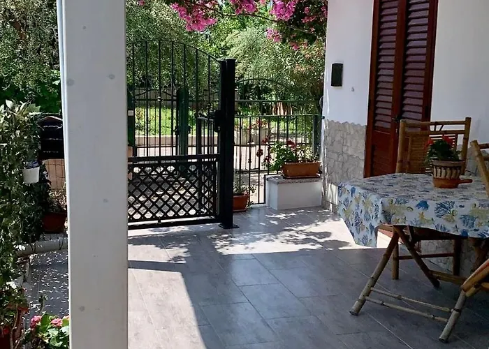 Apartment So Close To The Sea *